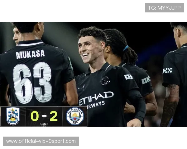 福登禁区边缘起脚劲射,皮球击中防守队员产生折射入网 福登禁区边缘起脚劲射,皮球击中防守队员产生折射入网